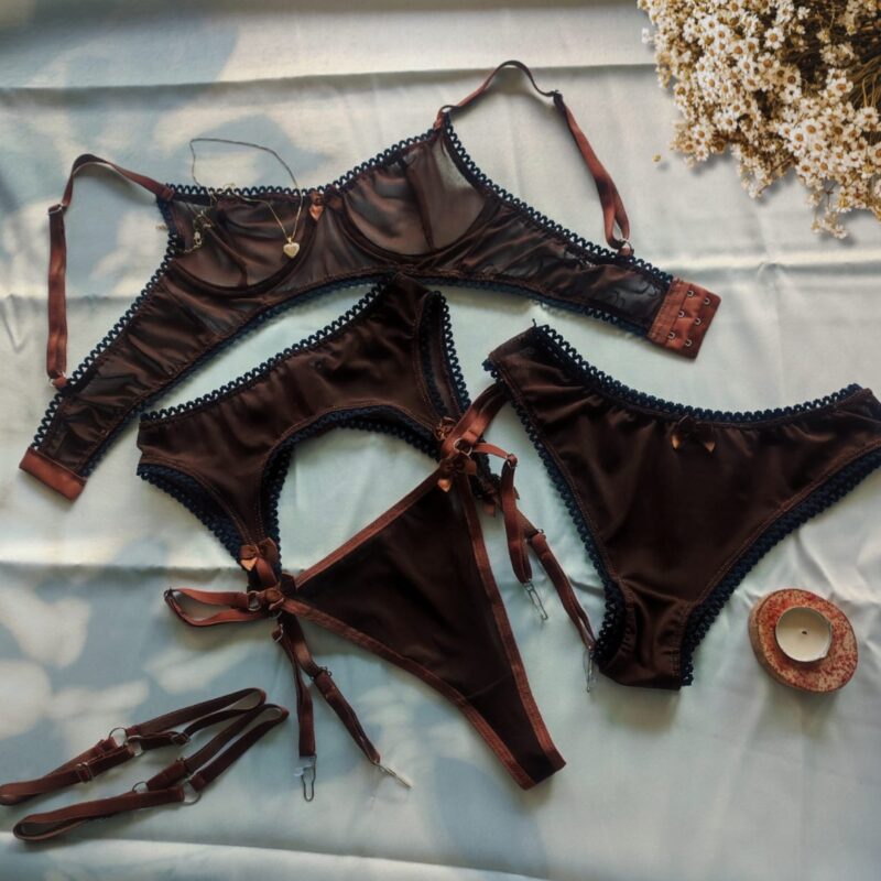 Lingerie Desert Lovers