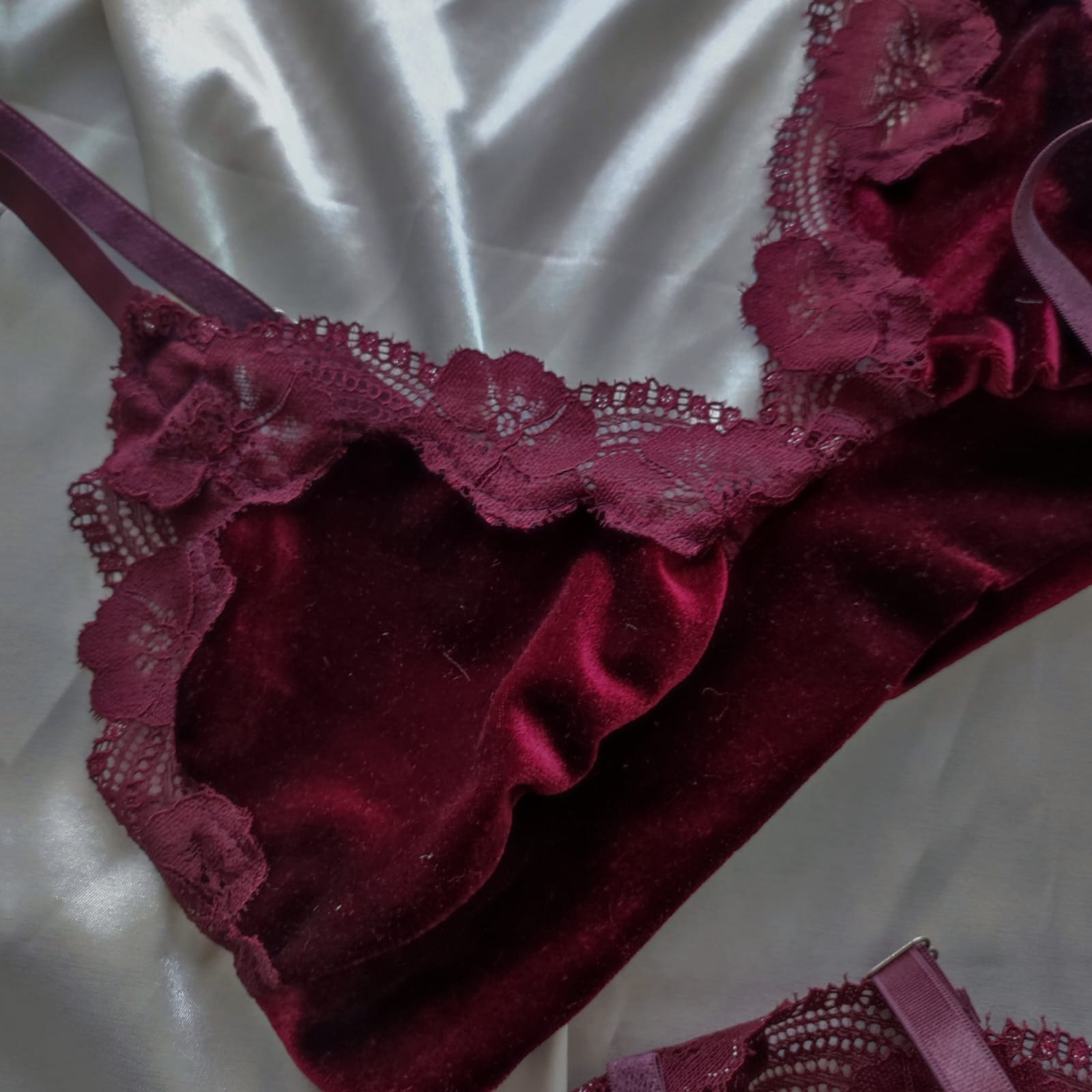 Bralette Veludo Vermelho - Imagem 2